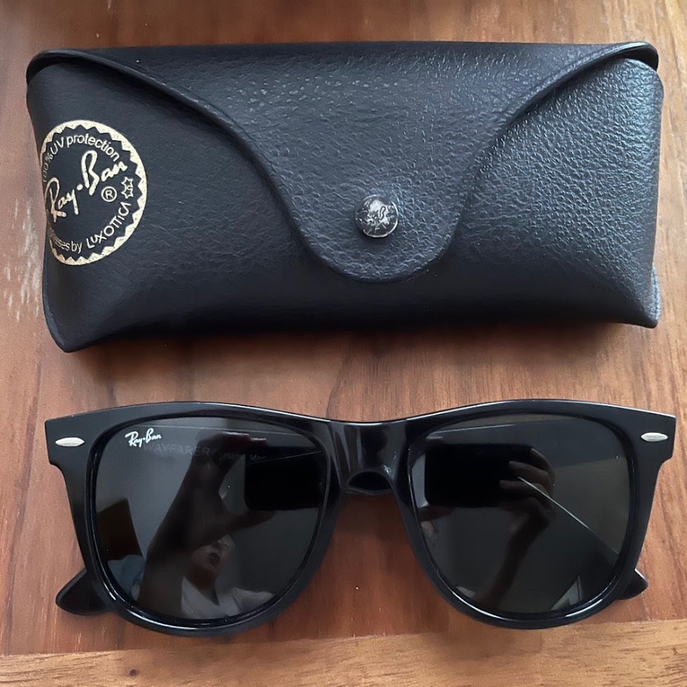 Ray-Ban Wayfarers-Black frame/green lenses